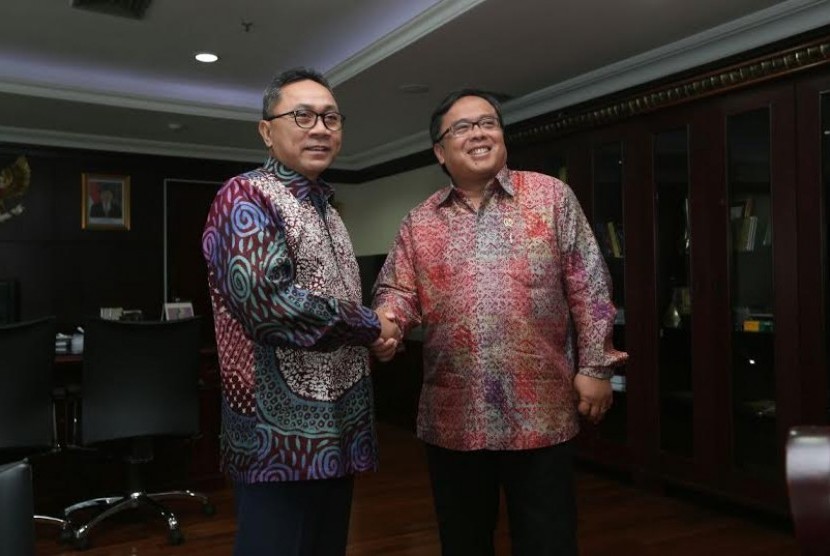 Menteri Keuangan Bambang Brodjonegoro bersilaturahim dengan Ketua MPR Zulkifli Hasan, Kamis (23/7).