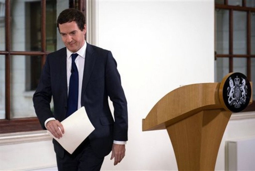 Menteri Keuangan Inggris George Osborne saat konferensi pers di London, Senin, 27 Juni 2016.