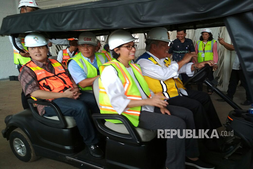 Menteri Keuangan Republik Indonesia, Sri Mulyani untuk pertama kalinya meninjau venue yang akan digunakan Asian Games 2018. Peninjauan dilakukan Kamis (23/11) pagi.