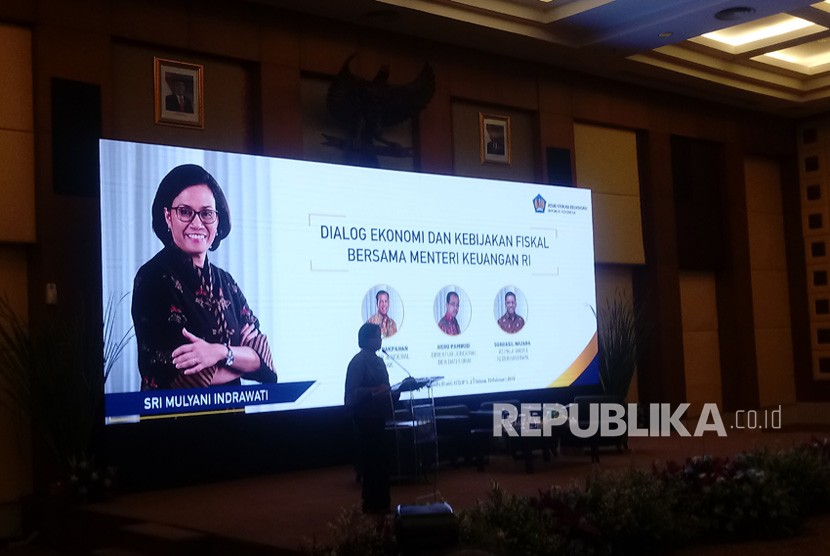 Menteri Keuangan Sri Mulyani dalam Dialog Ekonomi dan Kebijakan  Fiskal di Jakarta, Selasa (19/2).