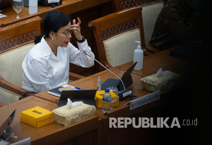 Menteri Keuangan Sri Mulyani Indrawati mengumumkan kucuran dana sebesar Ro 15 triliun bagi Pemprov Jabar dan DKI Jakarta dalam rangka Pemulihan Ekonomi Nasional (PEN) yang terdampak Covid-19.