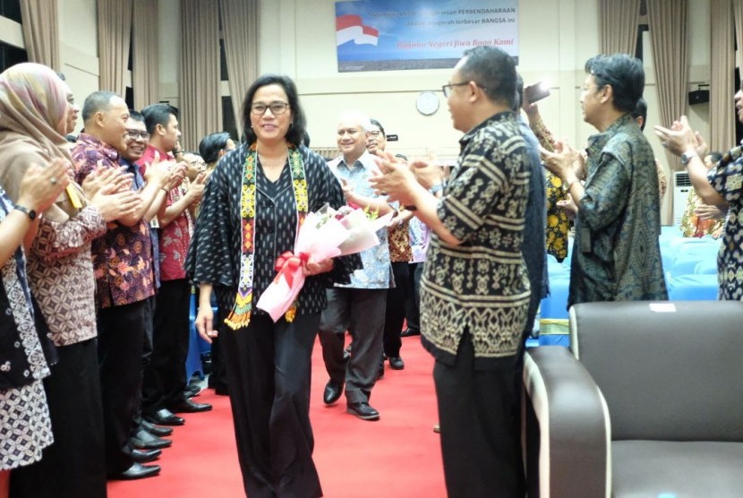 Menteri Keuangan Sri Mulyani Indrawati mengunjungi Kantor Wilayah Direktorat Jenderal Perbendaharaan Provinsi Kalimantan Barat di Pontianak.