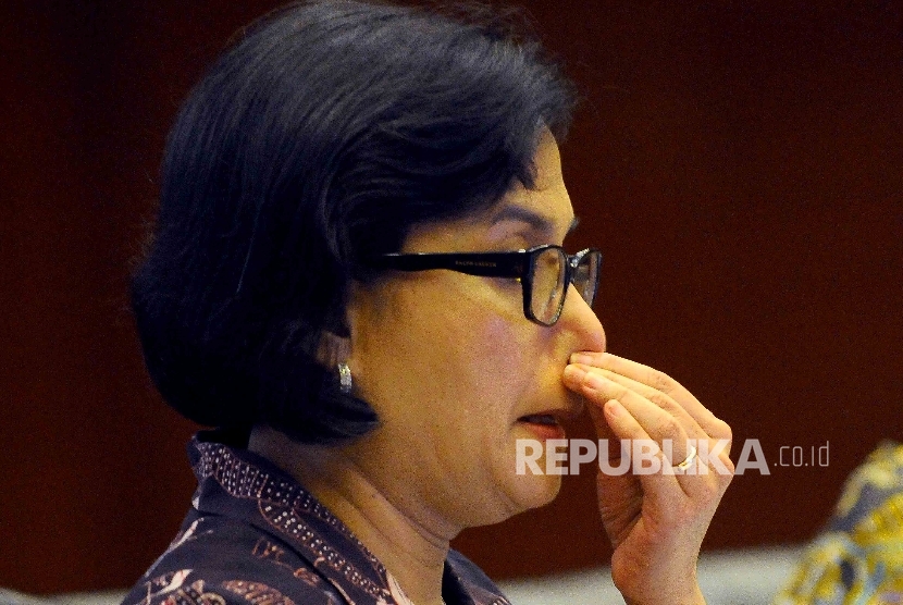 Finance Minister Sri Mulyani Indrawati has lauded the Corruption Eradication Commission (KPK) for arresting a tax official for allegedly receiving bribes from a businessman. 