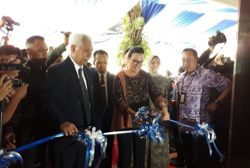 Menteri Keungan (Menkeu) Sri Mulyani didampingi Rektor Universitas Brawijaya (UB) meresmikan Rumah Layanan Disabilitas UB di Malang, Jumat (5/1).