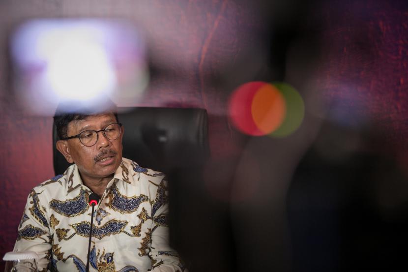 Menteri Komunikasi dan Informatika Johnny G. Plate mengatakan  Kementerian Komunikasi dan Informatika mengadakan penambahan (farming) dan penataan ulang (refarming) spektrum frekuensi untuk mencukupi kebutuhan telekomunikasi Indonesia.
