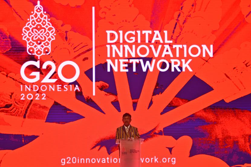 Menteri Komunikasi dan Informatika Johnny G. Plate menyampaikan sambutannya dalam pembukaan forum Digital Innovation Network (DIN) G20 di Nusa Dua, Badung, Bali, Sabtu (3/9/2022). Forum yang berlangsung hingga 4 September 2022 tersebut dihadiri pihak pemerintah, swasta, perusahaan rintisan atau start up, hingga korporasi global dari negara-negara peserta G20 dan membahas solusi global dari tantangan-tantangan masa kini lewat inovasi teknologi serta digitalisasi. 