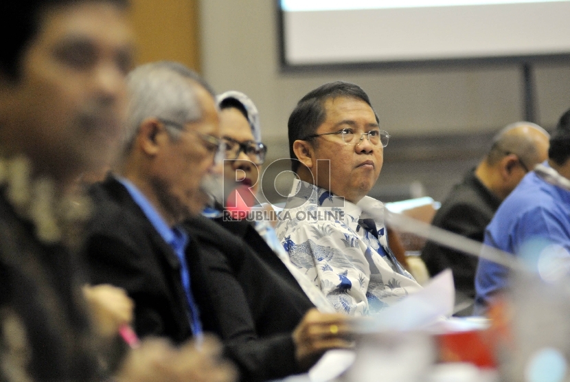 Menteri Komunikasi dan Informatika (Menkominfo) Rudiantara mengikuti rapat kerja dengan Komisi I DPR di Kompleks Parlemen, Senayan, Jakarta, Rabu (9/9). 