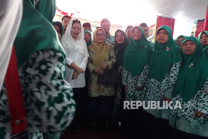 Menteri Koodinator Bidang Pembangunan Manusia dan Kebudayaan (Menko PMK) Puan Maharani melakukan kunjungan kerja ke Madrasah Mu'allimat Muhammadiyah.Yogyakarta, Selasa (3/4). 