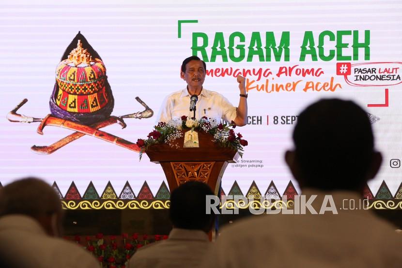 Menteri Koordinator Bidang Kemaritiman dan Investasi Luhut Binsar Pandjaitan memberikan pengarahan pada peluncuran Gernas BBI Ragam Aceh Ikan vs Kopi di Banda Aceh, Aceh, Rabu (8/9/2021). 