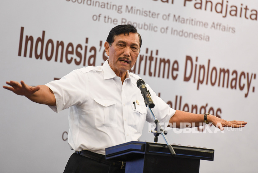  Menteri Koordinator Bidang Kemaritiman dan Investasi Luhut Binsar Pandjaitan. Luhut mengklaim semua perusahaan sawit bersedia melakukan rehabilitasi mangrove.