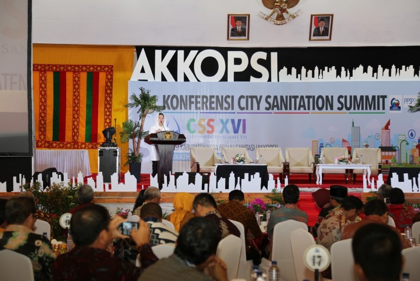 Menteri Koordinator bidang Pembangunan Manusia dan Kebudayaan (Menko PMK) Puan Maharani saat membuka acara City Sanitation Summit XVI yang diselenggarakan oleh Aliansi Kabupaten/Kota Peduli Sanitasi (AKKOPSI) dan Program Kementerian Pekerjaan Umum dan Peru