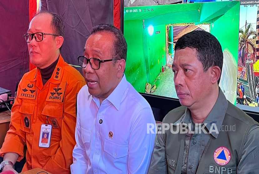 Menteri Koordinator Bidang Pembangunan Manusia dan Kebudayaan (Menko PMK) Pratikno. 