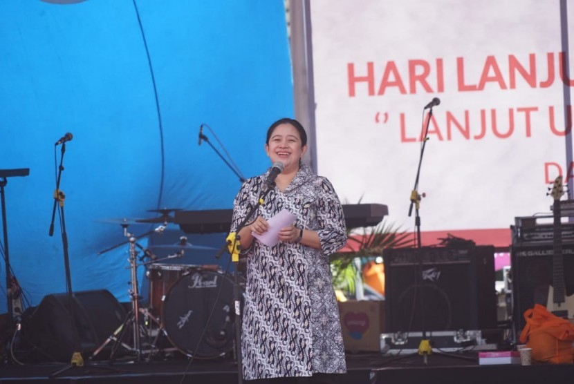 Menteri Koordinator Bidang Pembangunan Manusia dan Kebudayaan Republik Indonesia, Puan Maharani.