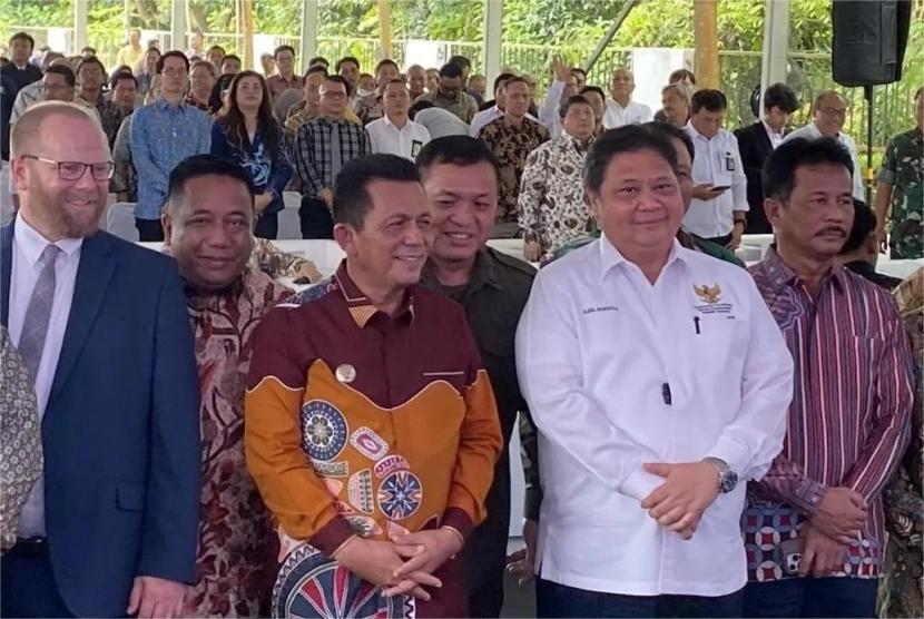 Menteri Koordinator Bidang Perekonomian Airlangga Hartarto pada upacara penandatanganan perjanjian PSN di Kota Batam, Provinsi Kepri, Senin (26/8/2024).