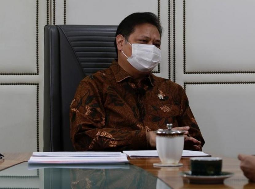 Menko Airlangga Apresiasi UGM Temukan Alat Uji Covid-19. Foto: Menteri Koordinator Bidang Perekonomian Airlangga Hartarto.