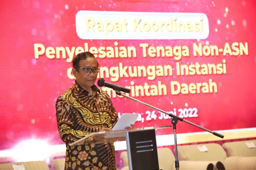 Menteri Koordinator Bidang Politik, Hukum, dan Keamanan, Mahfud Md ditunjuk oleh Presiden Joko Widodo (Jokowi) menjadi Plt MenPAN-RB. (ilustrasi)