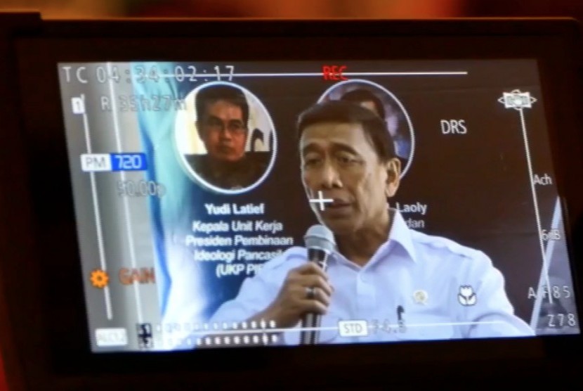 Menteri Koordinator Bidang Politik Hukum, dan keamanan Republik Indonesia, Wiranto 