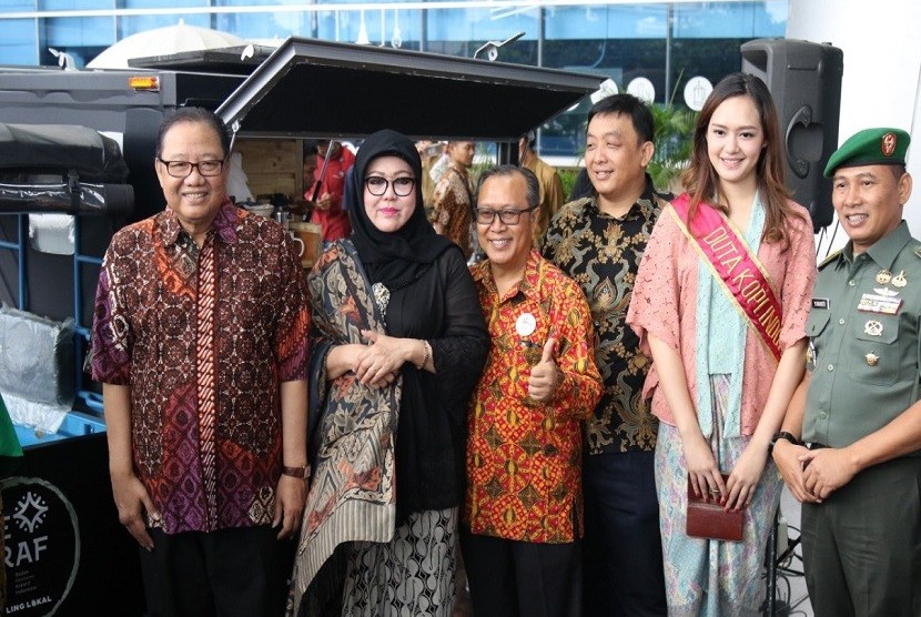 Menteri Koperasi dan UKM AAGN Puspayoga dan Direktur Utama LLP-KUKM Emilia Suhaimi jelang Rembug Kopi Nusantara