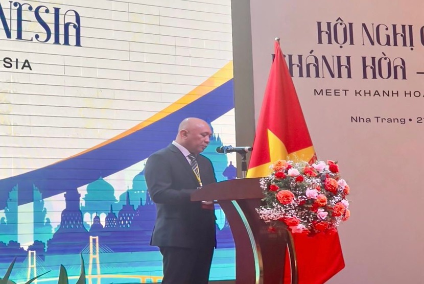 Menteri Koperasi dan UKM (MenKopUKM) Teten Masduki melakukan kunjungan kerja ke Vietnam dalam upaya memperkuat kerja sama ekonomi kedua negara khususnya terkait koperasi dan UKM serta produksi pangan.
