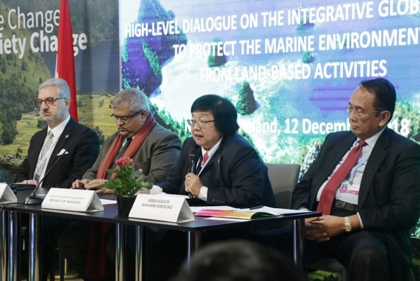 Menteri LHK Siti Nurbaya saat menghadiri High Level Dialog on the Integrative Global Agenda to Protect the Marine Environment from Land-Based Activities” pada 12 Desember 2018 di Paviliun Indonesia, Katowice, Polandia,