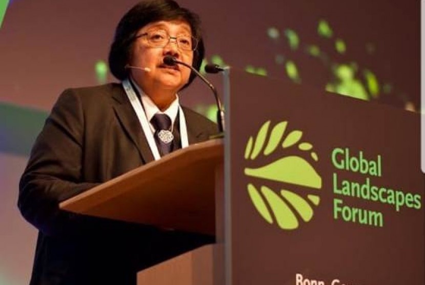 Menteri Lingkungan Hidup dan Kehutanan Indonesia (LHK) Siti Nurbaya Bakar saat menjadi pembicara dalam pertemuan Konferensi Global Landscape yang berlangsung Sabtu-Ahad (1-2/12) di Bonn, Jerman.