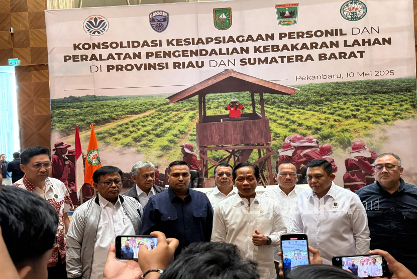 Menteri Lingkungan Hidup Hanif Faisol Nurofiq
