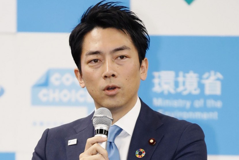 Menteri Lingkungan Hidup Jepang Shinjiro Koizumi telah memutuskan mengambil cuti ayah selama dua pekan saat bayinya lahir akhir bulan ini.