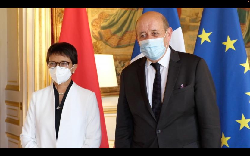 Menteri Luar Negeri (Menlu) RI Retno Marsudi bertemu dengan Menlu Prancis, Jean Yves Le Drian di Paris, Prancis, Selasa (21/5/2022).