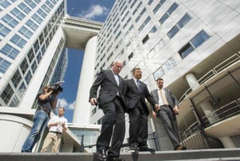 Menteri Luar Negeri Palestina Riad Malki saat mengunjungi Pengadilan Kriminal Internasional (ICC) di Den Haag, Belanda.