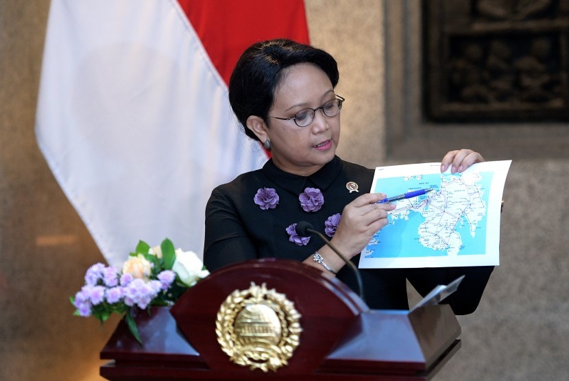 Minister of Foreign Affairs Retno Marsudi says her ministry continues to monitor the whereabouts of 16 Indonesian nationals in the Marawi City of the Philippines.