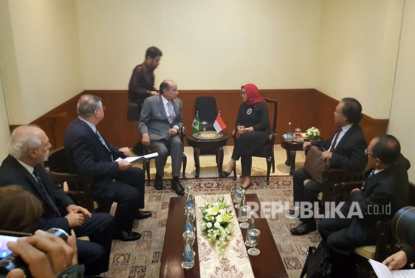 Foreign Affairs Minister Retno Marsudi meets with Brazilian Foreign Affairs Minister Aloysio Nunes in Bogor, West Java, Friday (May 11).