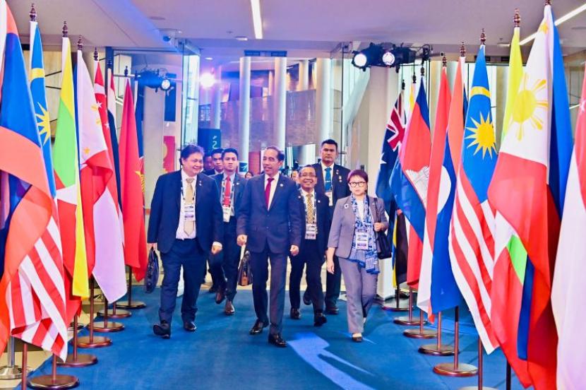 Menteri Luar Negeri Retno Marsudi turut mendampingi Presiden Joko Widodo selama mengikuti rangkaian acara KTT Khusus ASEAN-Australia di Melbourne, pada Selasa (5/3/2024). 