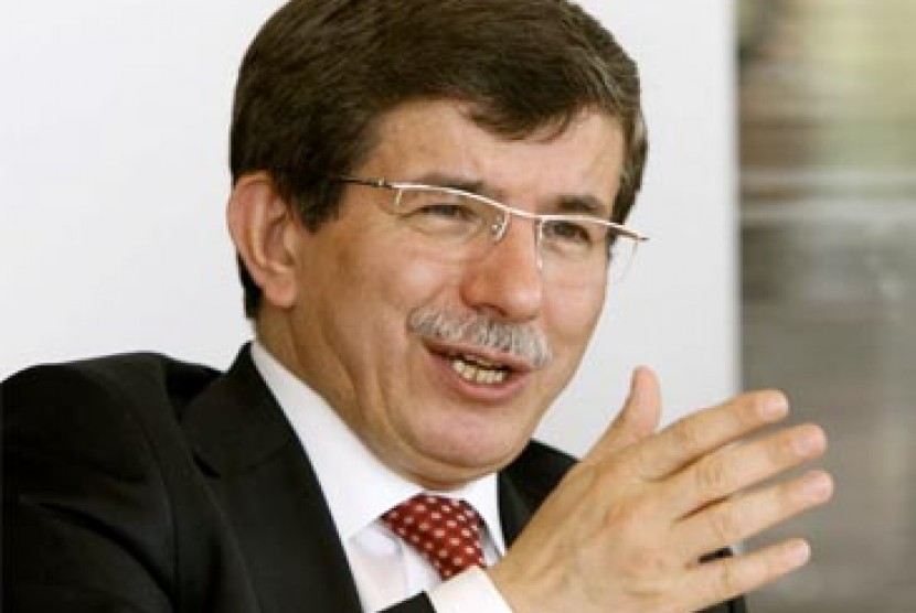 Menteri Luar Negeri Turki Ahmet Davutoglu 