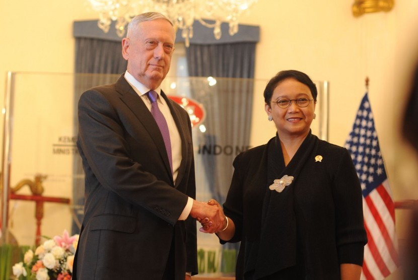 Indonesian Minister of Foreign Affairs Retno Marsudi receives a visit from the United States Secretary of Defence Y.M James Mattis in the Pancasila Building of the Ministry of Foreign Affairs, Jakarta, on Monday (January 22).
