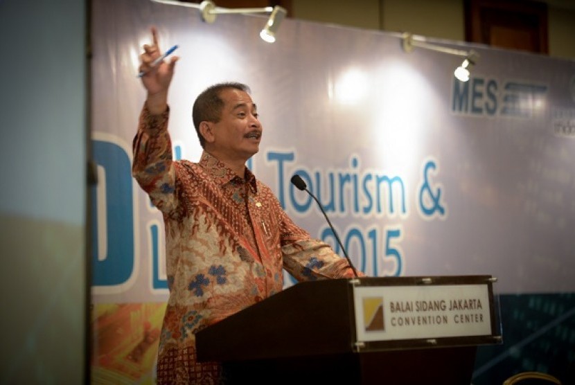 Menteri Pariwisata Arief Yahya dalam membuka acara Forum Grup Diskusi (FGD) Halal Tourism & Lifestyle 2015 di Jakarta Convention Centre, Senayan, Jakarta, Selasa (12/5) 