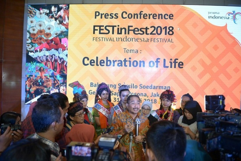 Menteri Pariwisata Arief Yahya dalam peluncuran CoE Pariwisata 2018 dan pembukaan Festival Indonesia Festival 2018 