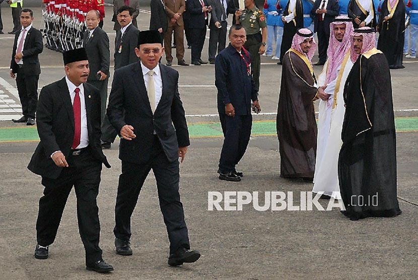 Menteri Pariwisata Arief Yahya (kiri) bersama Gubernur DKI Jakarta Basuki Tjahya Purnama. 