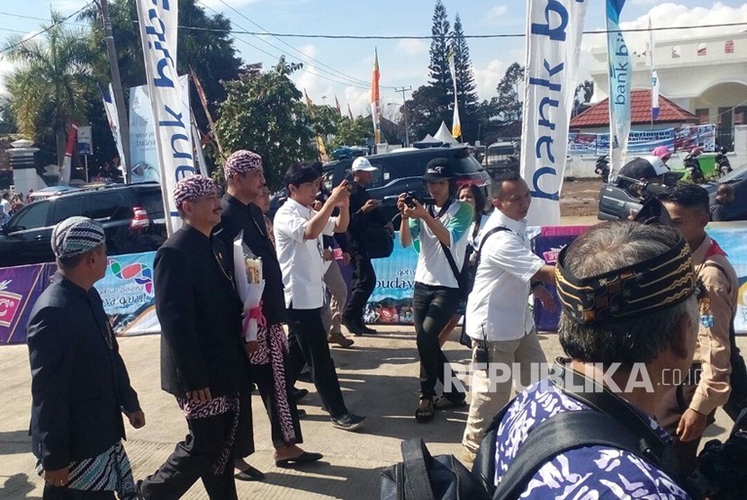 Menteri Pariwisata Arief Yahya membuka perhelatan Gebyar Pesona Budaya Garut (GPBG) di Lapang Ciateul, Kamis (22/2).