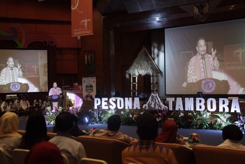 Menteri Pariwisata Arief Yahya saat memberikan sambutan persiapan FPT 2016, di Gedung Sapta Pesona Senin (11/1)