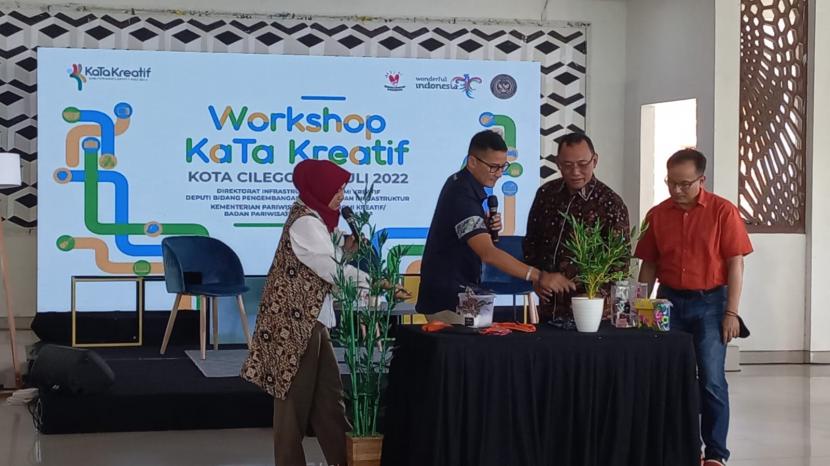 Menteri Pariwisata dan Ekonomi Kreatif/Kepala Badan Pariwisata dan Ekonomi Kreatif (Menparekraf/Baparekraf) Sandiaga Salahuddin Uno dalam workshop KaTa Indonesia 2022 di Cilegon. 