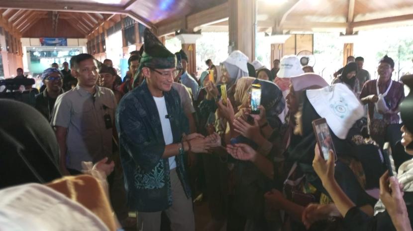 Menteri Pariwisata dan Ekonomi Kreatif/Kepala Badan Pariwisata dan Ekonomi Kreatif, Sandiaga Salahuddin Uno hadiri warkshope di Sumedang.