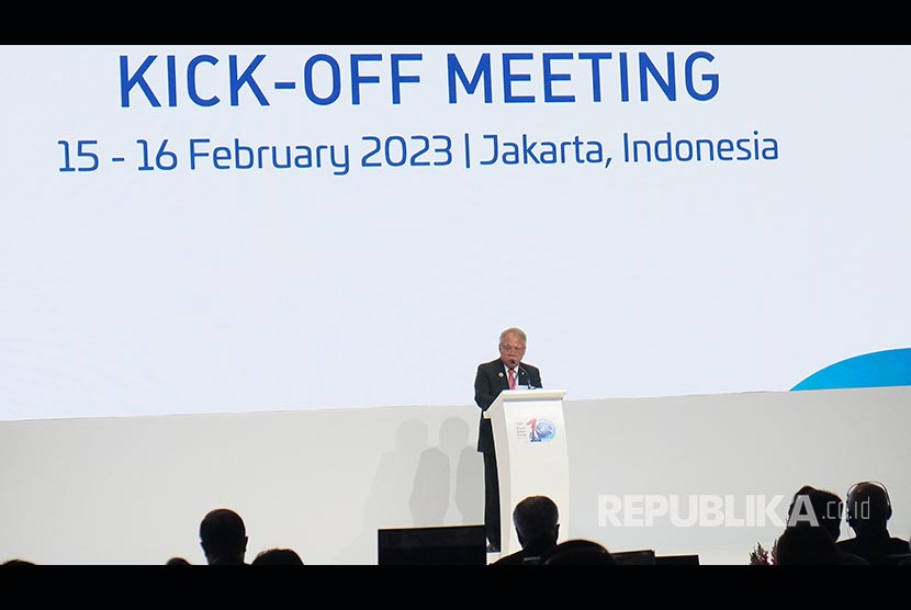 Menteri Pekerjaan Umum dan Perumahan Rakyat (PUPR) Basuki Hadimuljono. Basuki Hadimuljono mengungkapkan, skema pembiayaan kerja sama pemerintah dan badan usaha (KPBU) menjadi kunci utama dalam mewujudkan ketersediaan air bersih perpipaan bagi warga Jakarta pada 2030.