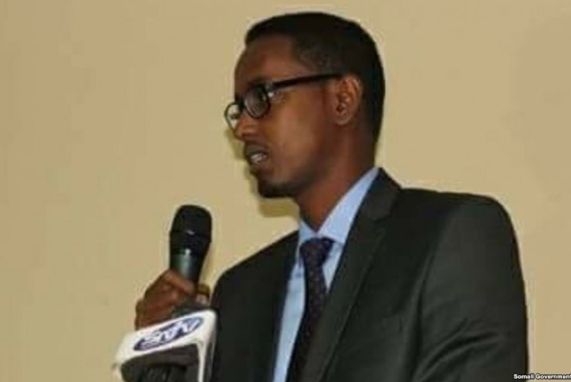 Menteri Pekerjaan Umum dan Rekonstruksi Somalia, Abbas Abdullah Sheikh Siraji ditembak mati di dekat istana kepresidenan di Mogadishu, Rabu malam (3/5).
