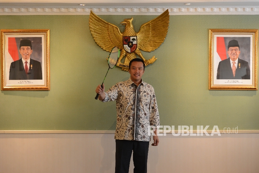  Menteri Pemuda dan Olahraga Imam Nahrawi saat ditemui di ruang kerjanya, Jakarta, Kamis (2/3).