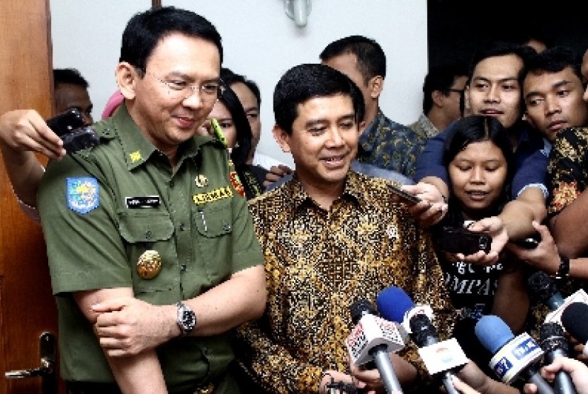 Menteri Pendayagunaan Aparatur Negara dan Reformasi Birokrasi Yuddy Chrisnandi blusukan ke kantor Plt Gubernur DKI Jakarta Basuki T Purnama.