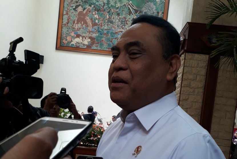  Menteri Pendayagunaan Aparatur Negara Reformasi Birokrasi (PAN RB), Syafruddin.