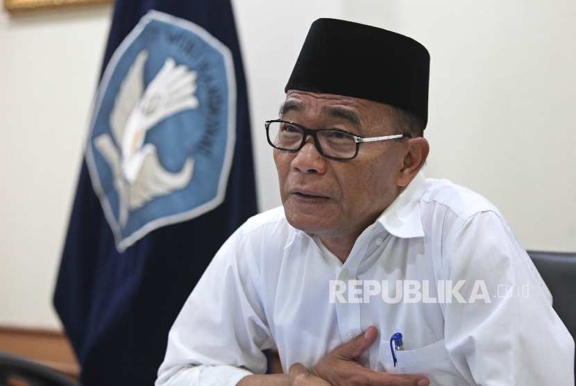 Menteri Pendidikan dan Kebudayaan Muhadjir Effendy , Jakarta, Jumat (8/4).