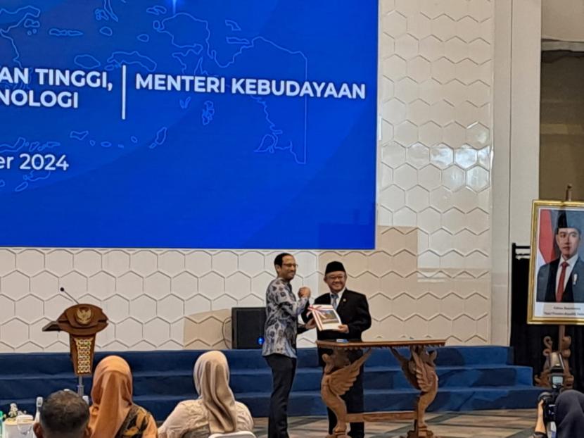 Menteri Pendidikan Dasar dan Menengah (Mendikdasmen) Abdul Mu