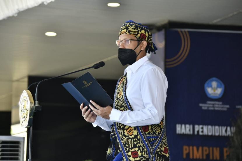 Menteri Pendidikan, Kebudayaan, Riset, dan Teknologi (Mendikbudristek) Nadiem Anwar Makarim sebut 1,2 juta pendidik telah memanfaatkan Kurikulum Merdeka Belajar.