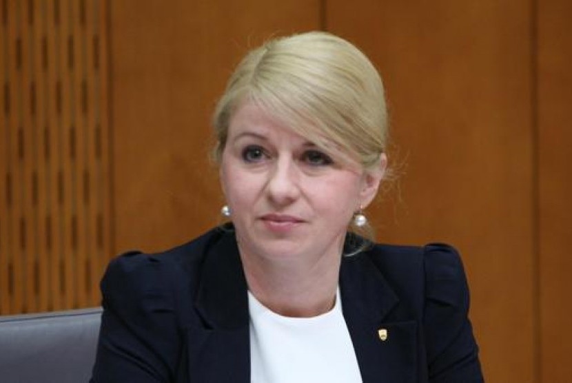 Menteri Pendidikan Slovenia Klavdija Markez mundur karena keadapatan plagiat.